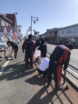 ☆周辺道路清掃しました☆